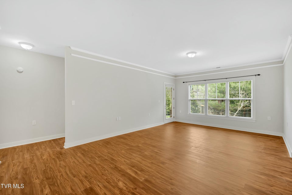 Photo #7: 211 University Parkway