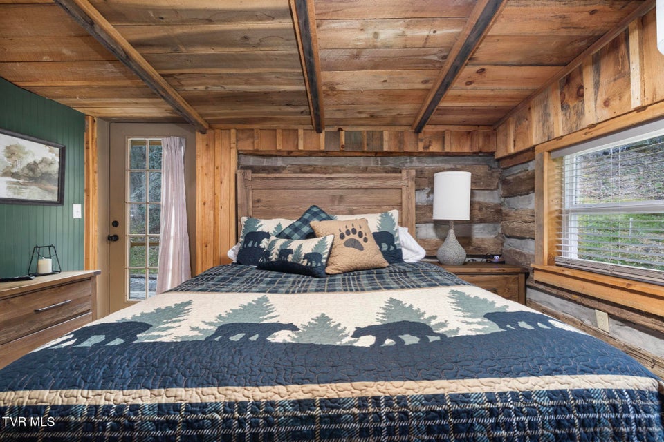 Photo #18: 445 & 475 Log Cabin Road