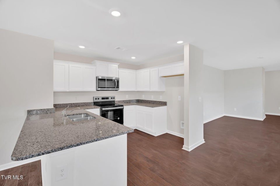 Photo #13: 349 Arrowhead Drive