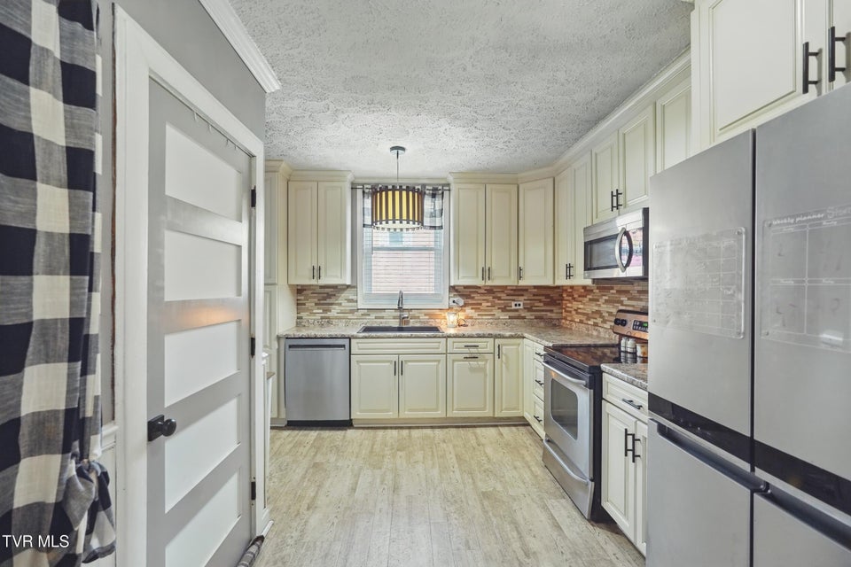 Photo #8: 1124 Virginia Avenue
