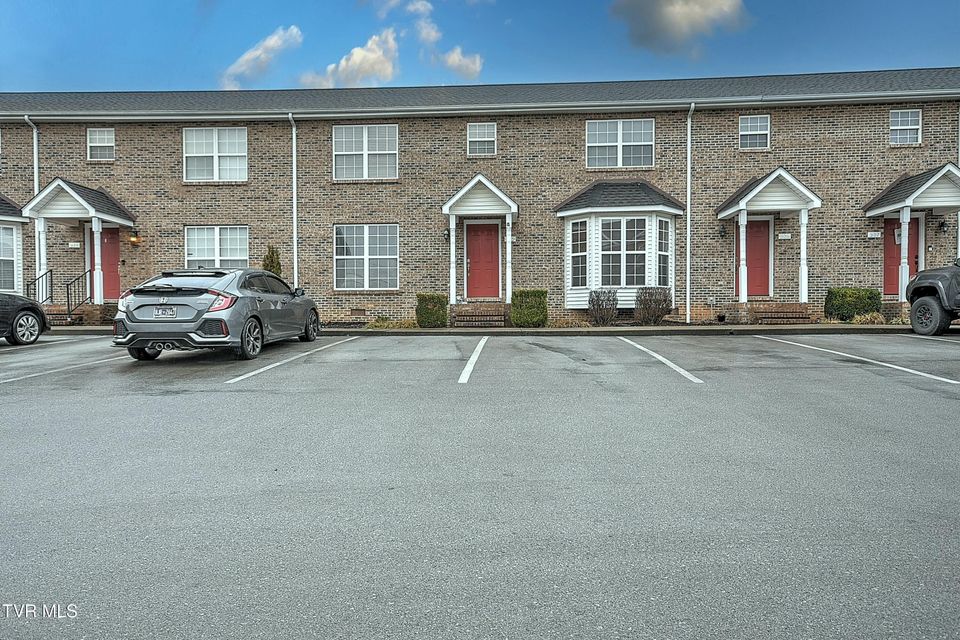 Photo #2: 305 Waterford Court