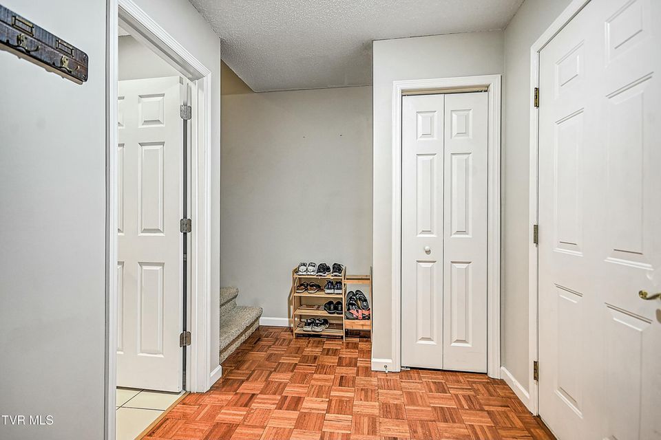 Photo #4: 305 Waterford Court