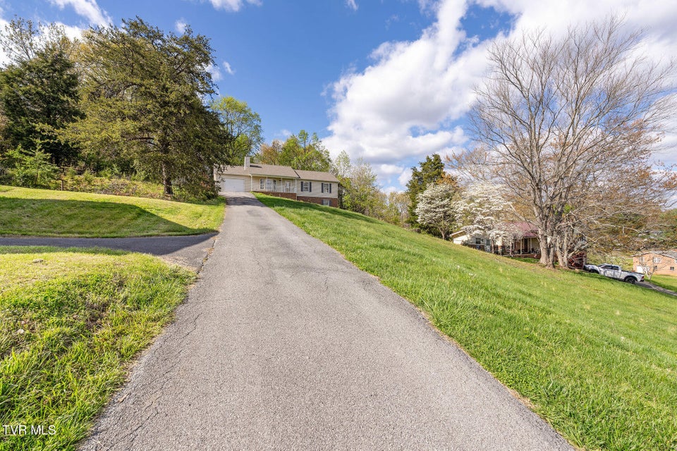 Photo #8: 1606 Sky View Drive