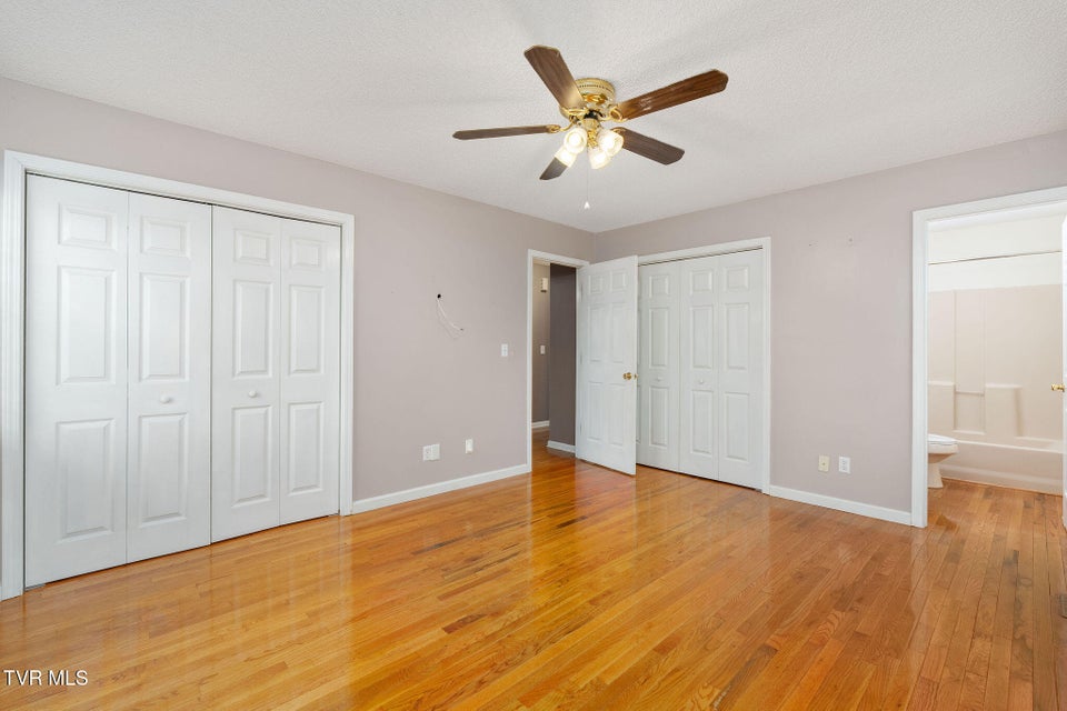 Photo #46: 1606 Sky View Drive
