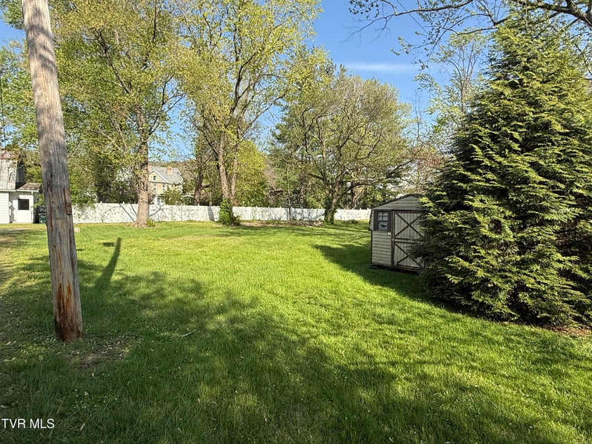 Photo #5: 214 Sycamore Street
