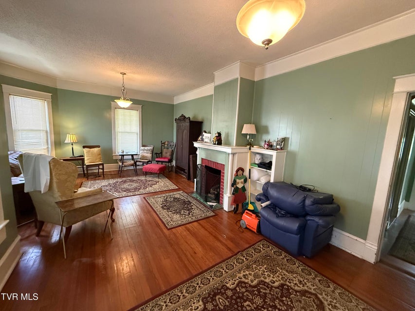 Photo #10: 214 Sycamore Street