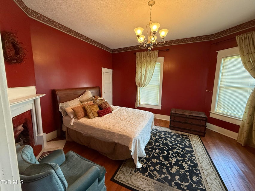 Photo #13: 214 Sycamore Street
