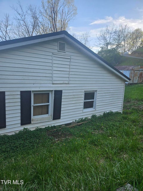 Photo #16: 109 Chestnut Avenue