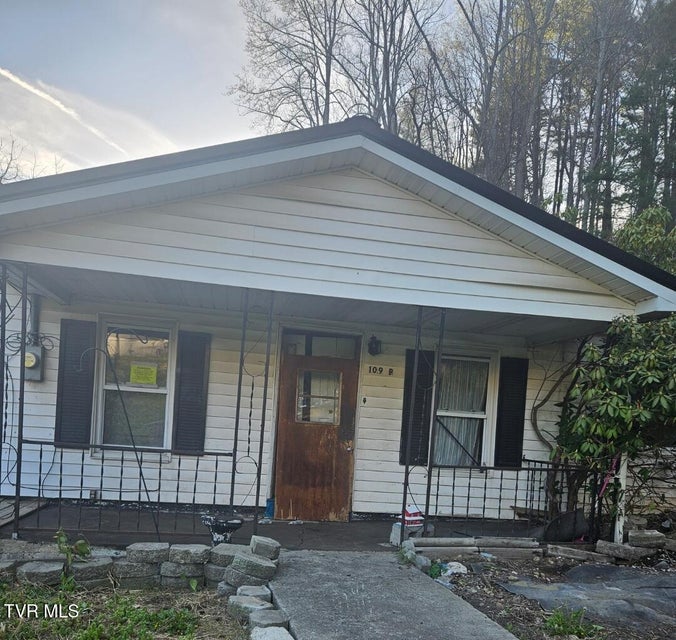 Photo #2: 109 Chestnut Avenue