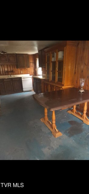 Photo #6: 109 Chestnut Avenue