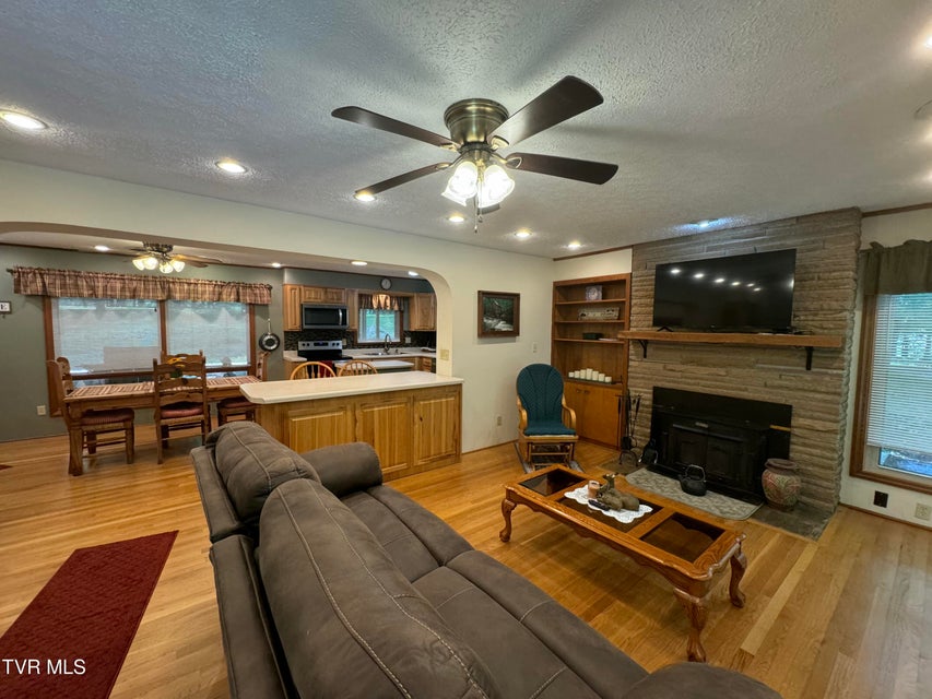 Photo #6: 355 Holston Drive