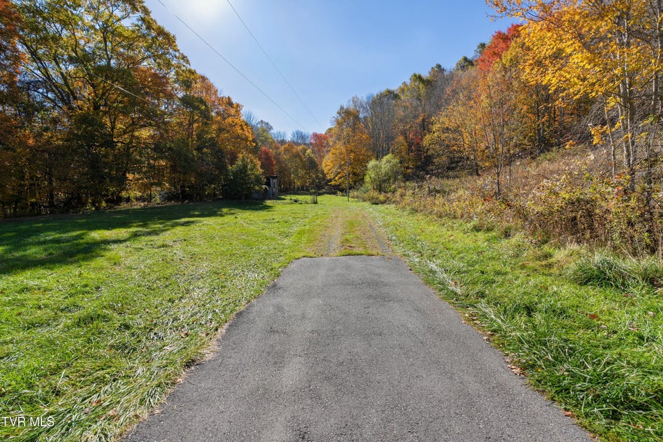 Photo #2: 140 Doe Lane