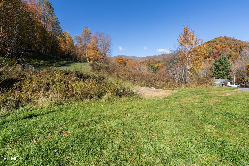 Photo #4: 140 Doe Lane