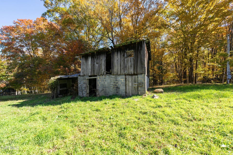 Photo #13: 140 Doe Lane