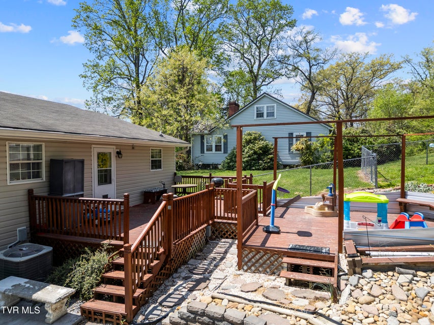 Photo #26: 207 Dogwood Drive