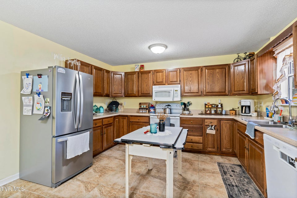 Photo #6: 207 Dogwood Drive