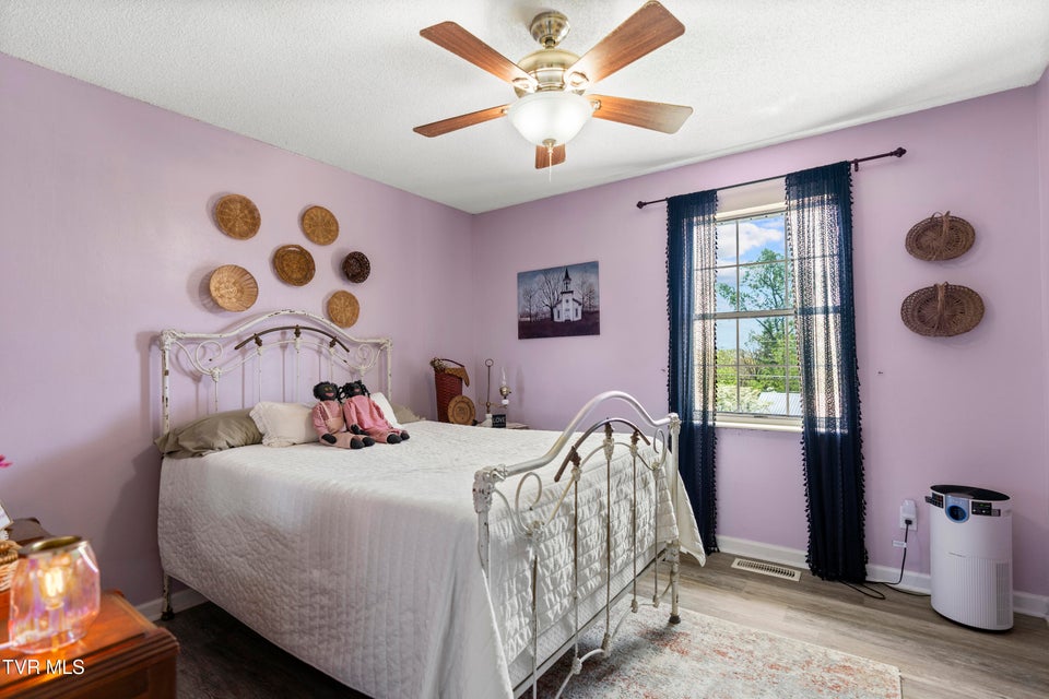 Photo #8: 207 Dogwood Drive