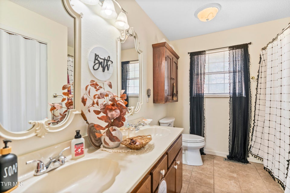 Photo #11: 207 Dogwood Drive