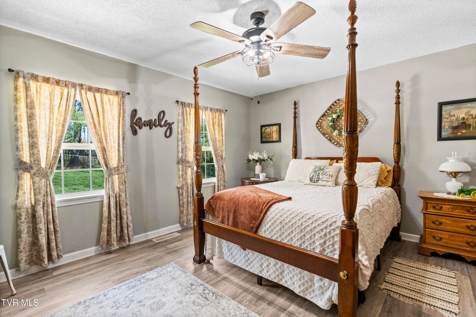 Photo #14: 207 Dogwood Drive