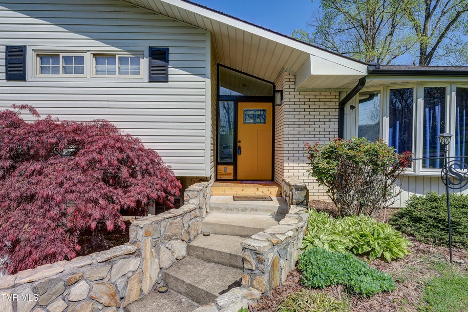 Photo #4: 204 Luttrell Street
