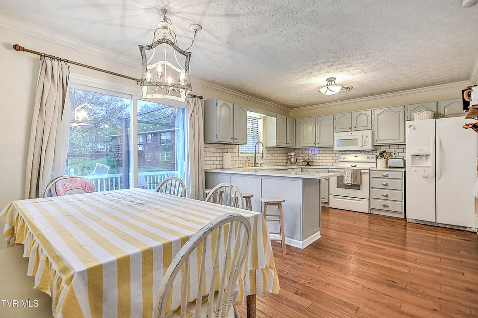 Photo #15: 3700 Deepwood Drive