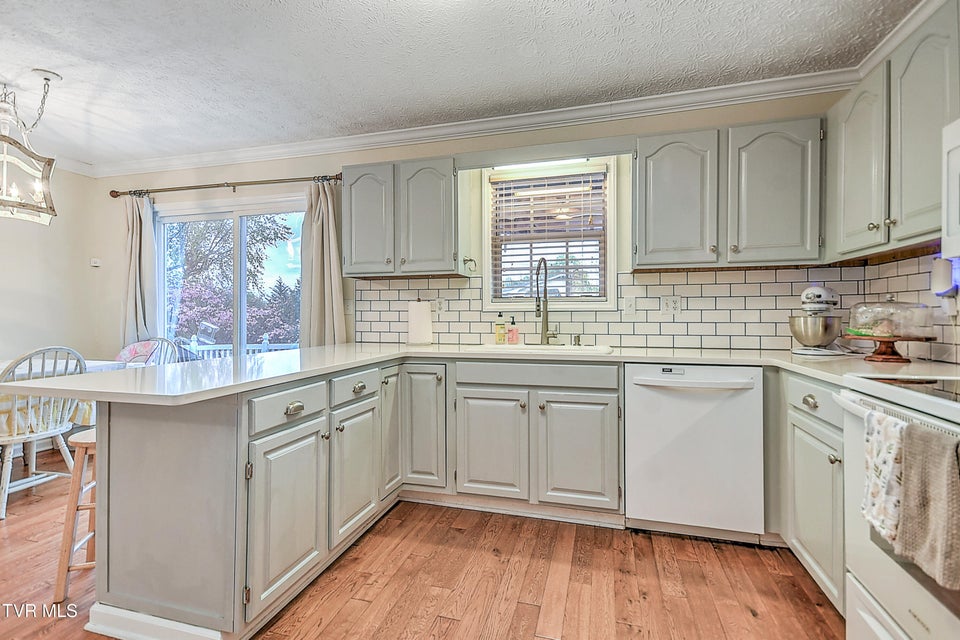 Photo #17: 3700 Deepwood Drive