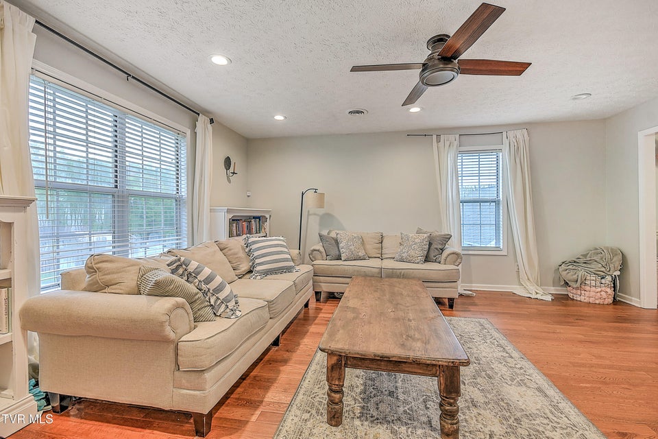 Photo #10: 3700 Deepwood Drive