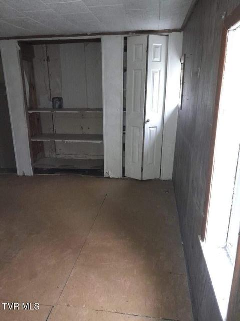 Photo #11: 109 Chestnut Avenue