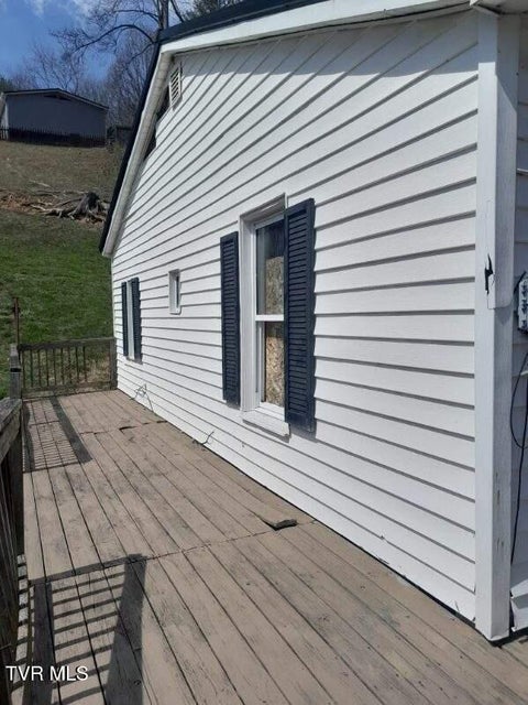 Photo #18: 109 Chestnut Avenue