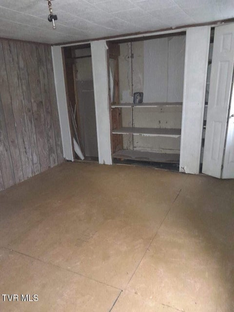 Photo #10: 109 Chestnut Avenue