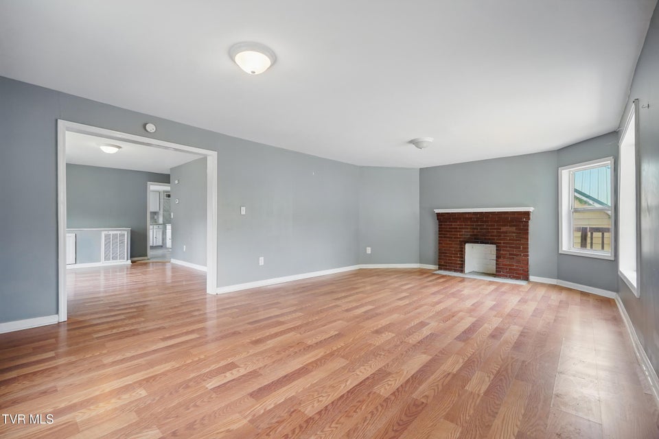 Photo #2: 1133 Hill Street