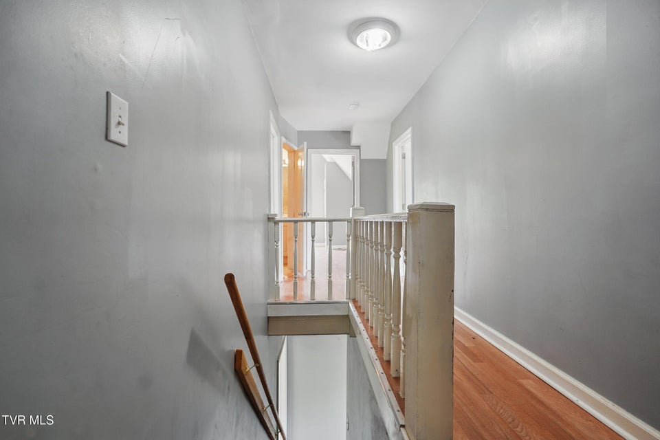 Photo #16: 1133 Hill Street