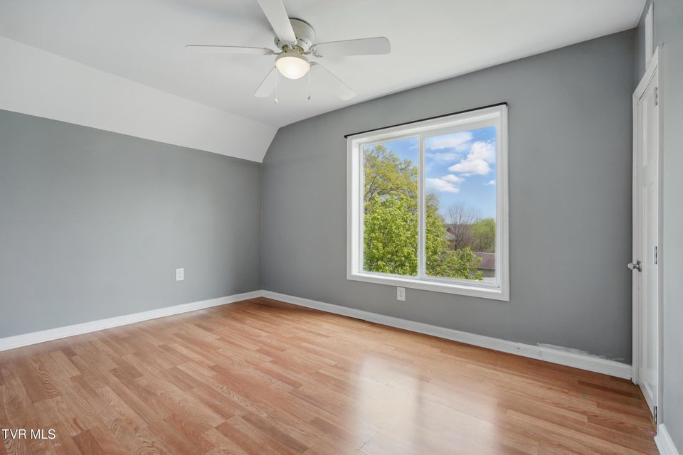 Photo #19: 1133 Hill Street