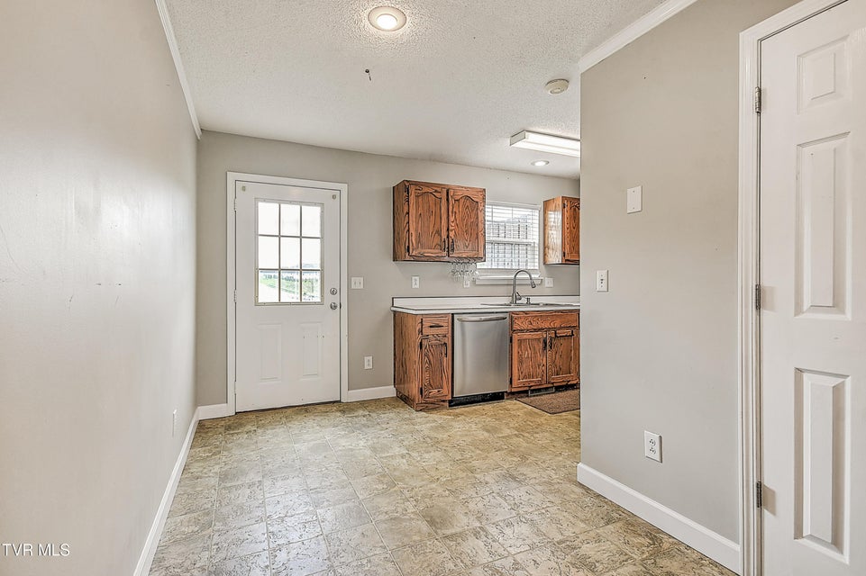 Photo #11: 12 Pepper Ridge Court