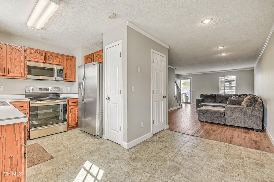 Photo #12: 12 Pepper Ridge Court