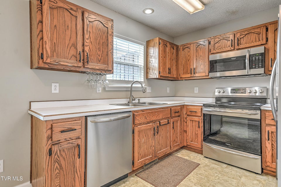 Photo #14: 12 Pepper Ridge Court