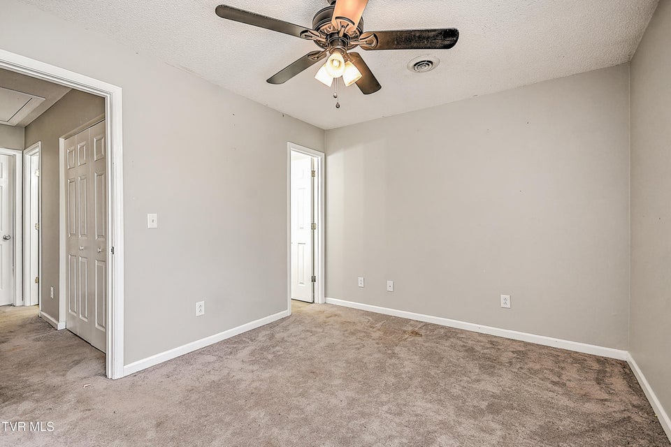 Photo #19: 12 Pepper Ridge Court