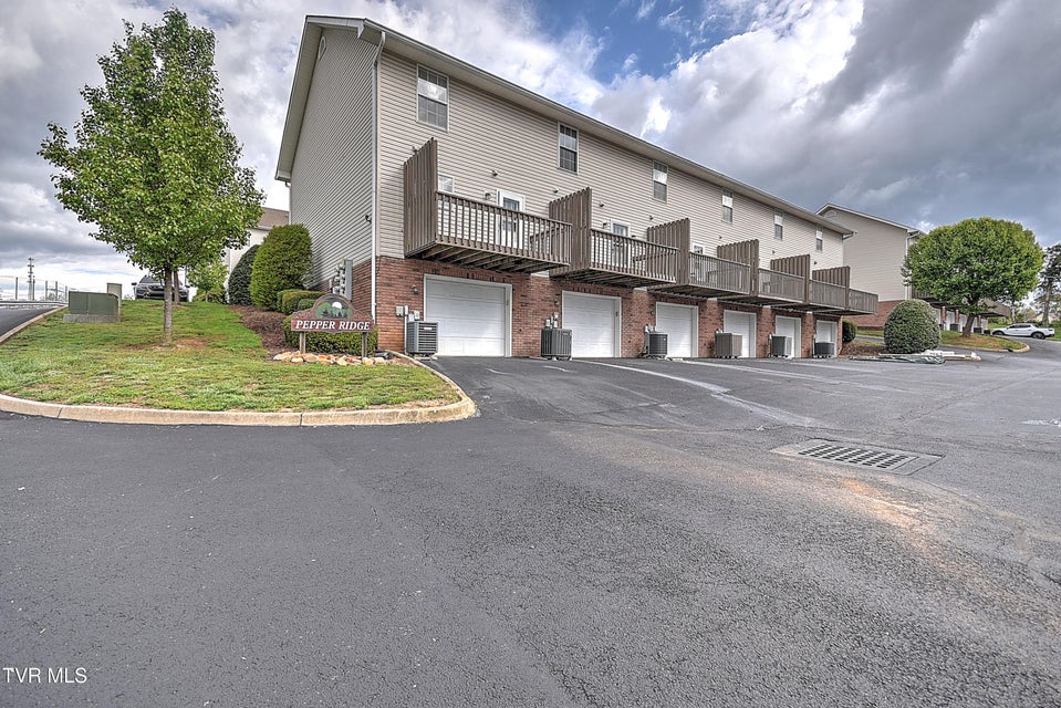 Photo #33: 12 Pepper Ridge Court