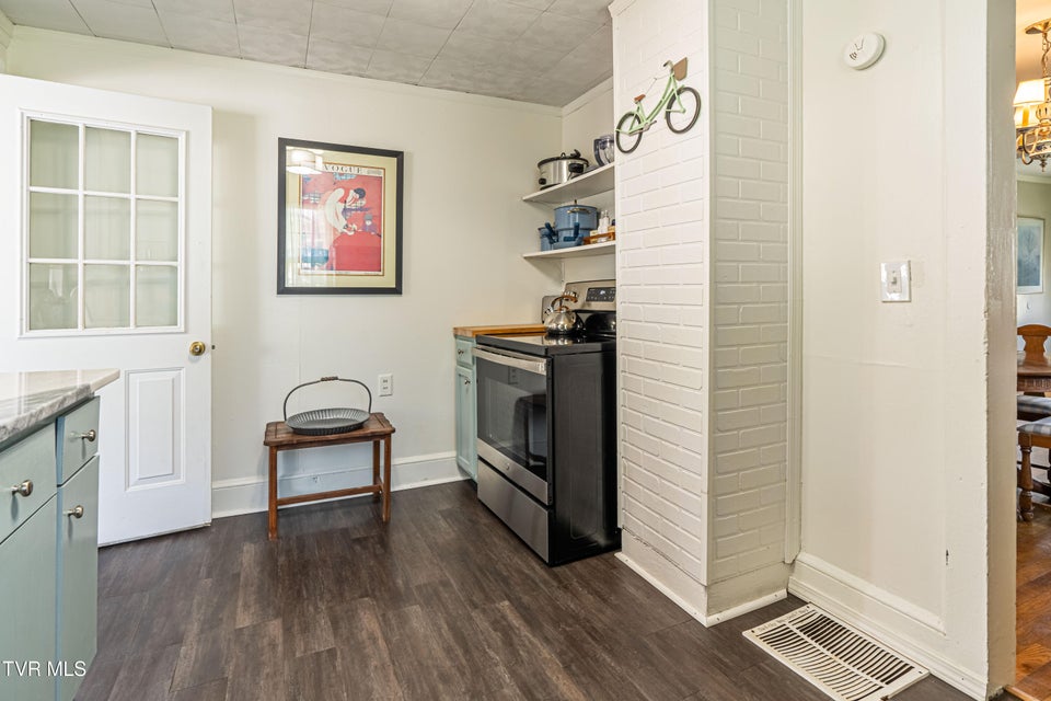 Photo #28: 313 Tanner Street