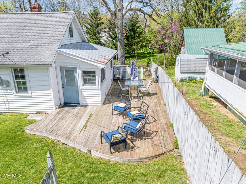 Photo #34: 313 Tanner Street