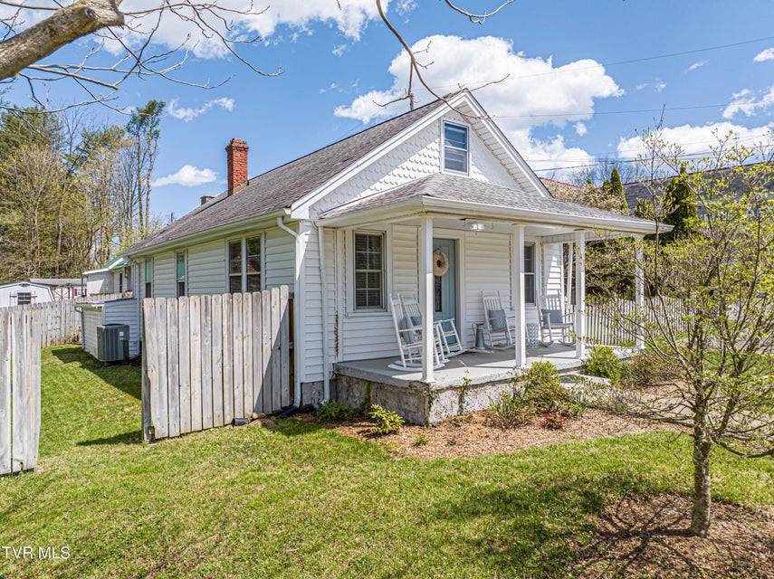 Photo #51: 313 Tanner Street