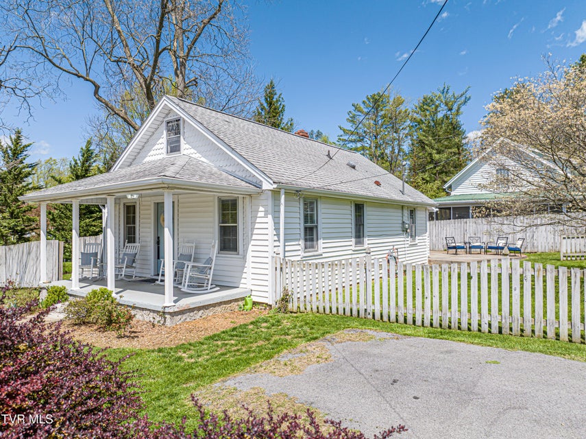 Photo #53: 313 Tanner Street