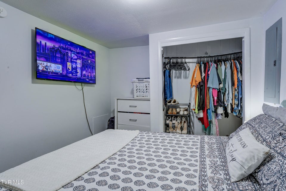 Photo #11: 1712 Mcgee Street