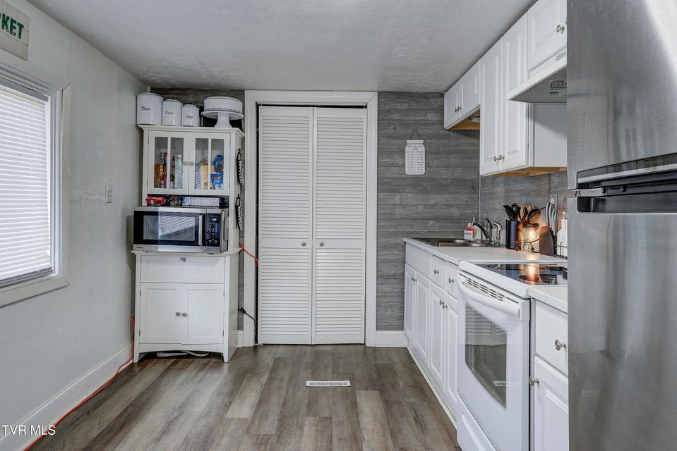 Photo #13: 1712 Mcgee Street