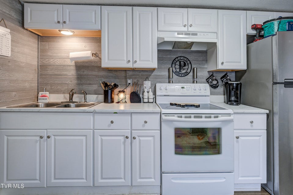 Photo #14: 1712 Mcgee Street