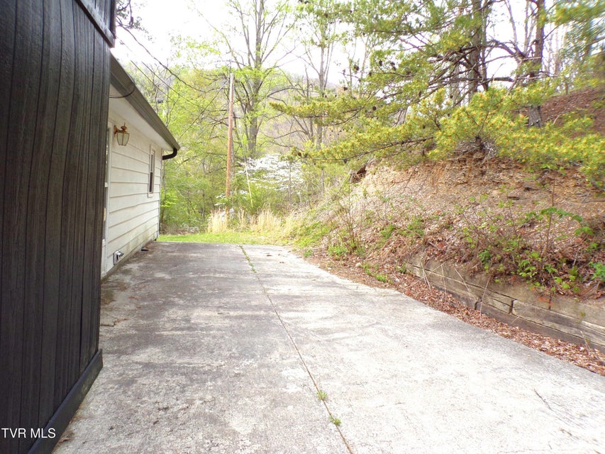 Photo #4: 3500 Glen Echo Drive