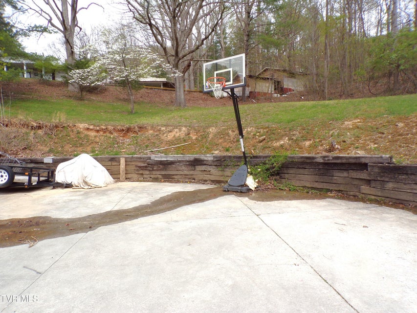 Photo #8: 3500 Glen Echo Drive