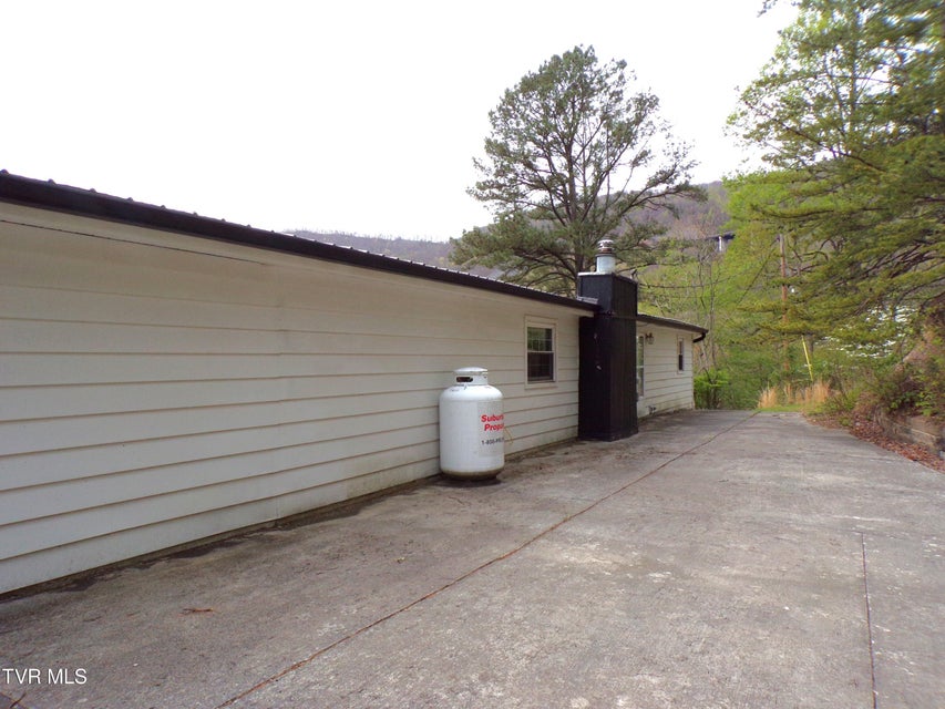 Photo #3: 3500 Glen Echo Drive