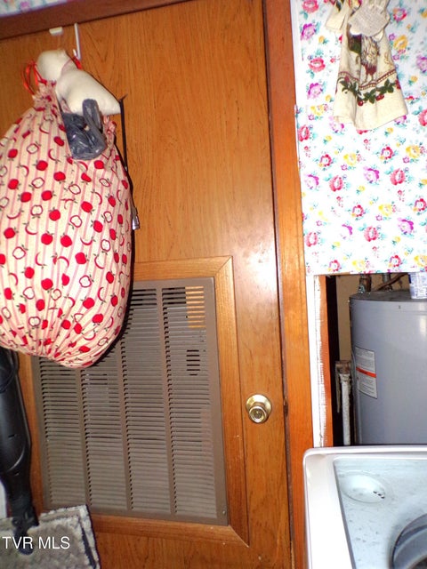 Photo #27: 3500 Glen Echo Drive