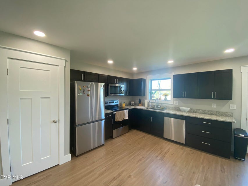 Photo #5: 2410 Textile Street